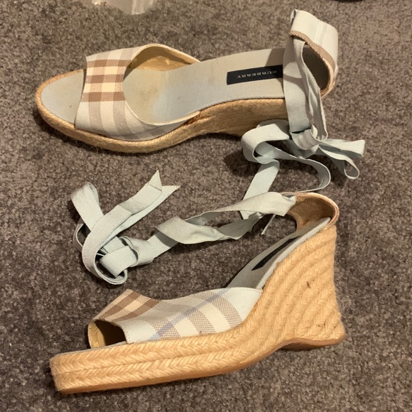 🌸🌺💕 BURBERRY ESPADRILLES (Made in Spain) - Picture 1 of 16